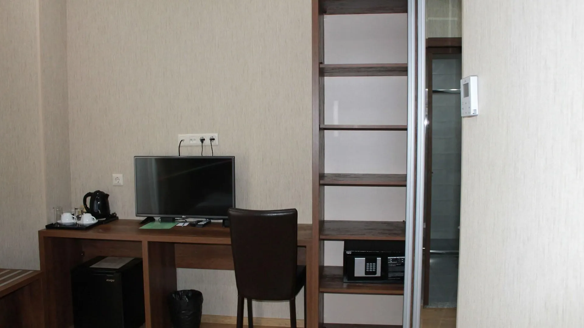 Hotel Metekhi Line Tiflis 4*,